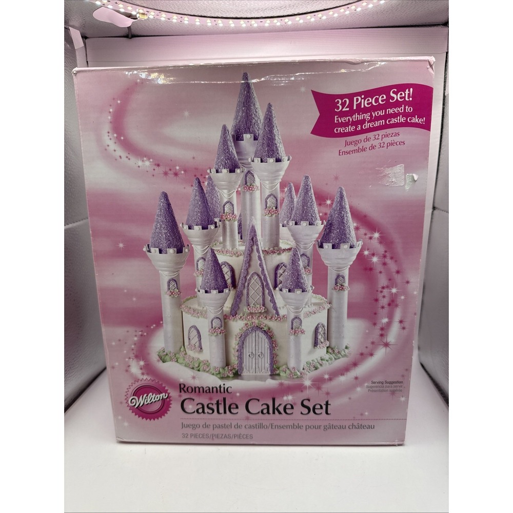 Wilton Romantic Castle Cake Decorating Set 32 Piece Complete Set. Brand New